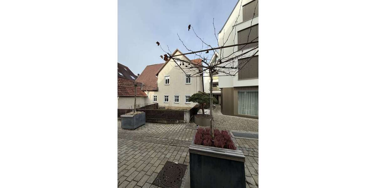 Einfamilienhaus Metzingen - 6 Zimmer, 142 m&sup2;, 1.325&euro; | Angebot:25304480