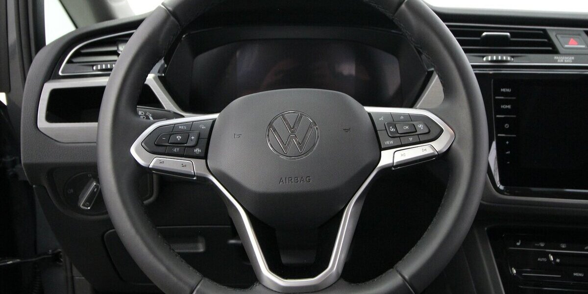 VW Touran TSI Comfortline 7-SITZ+NAVI+STANDHEIZUNG 16.192 km 30.700 &euro; Hagenow 19230