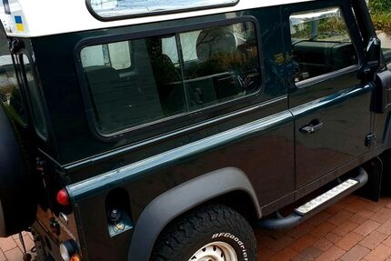 Land Rover Defender 108.000 km 44.900 &euro; Hamburg 22085