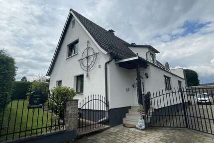 Haus Pleystein - 8 Zimmer, 165 m&sup2;, 250.000&euro; | Angebot:26784990