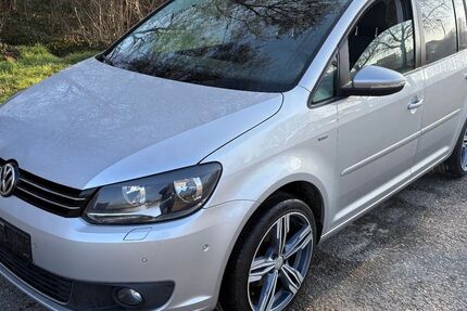VW Touran 218.000 km 6.880 &euro; Knetzgau 97478