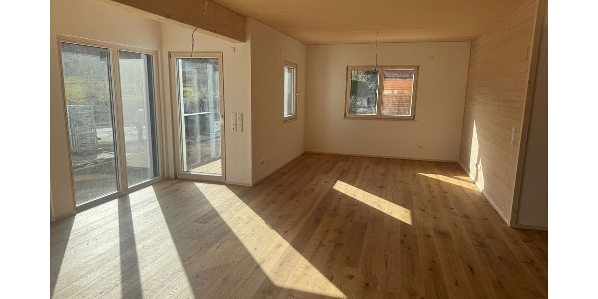 Helle Erdgeschosswohnung mit Gartenanteil im neuen Holzhaus in Eurasburg - 3- Eurasburg Baierlach | Angebot:26633716