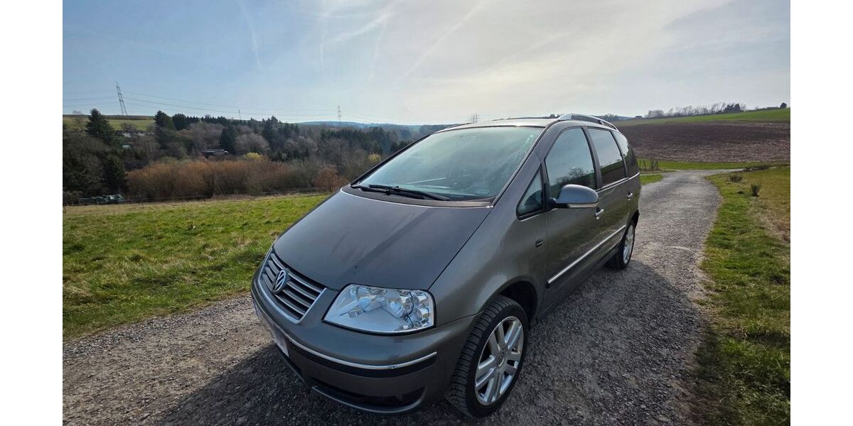 VW Sharan 229.000 km 2.899 &euro; Thomm 54317