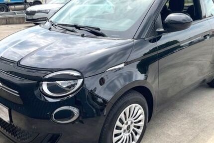 Fiat 500e 28.493 km 11.880 &euro; Hamburg 22525