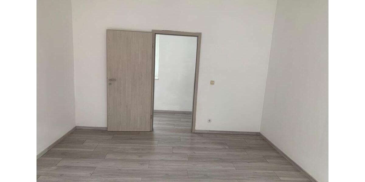Etagenwohnung Schleiz - 3 Zimmer, 82 m&sup2;, 530&euro; | Angebot:26225826