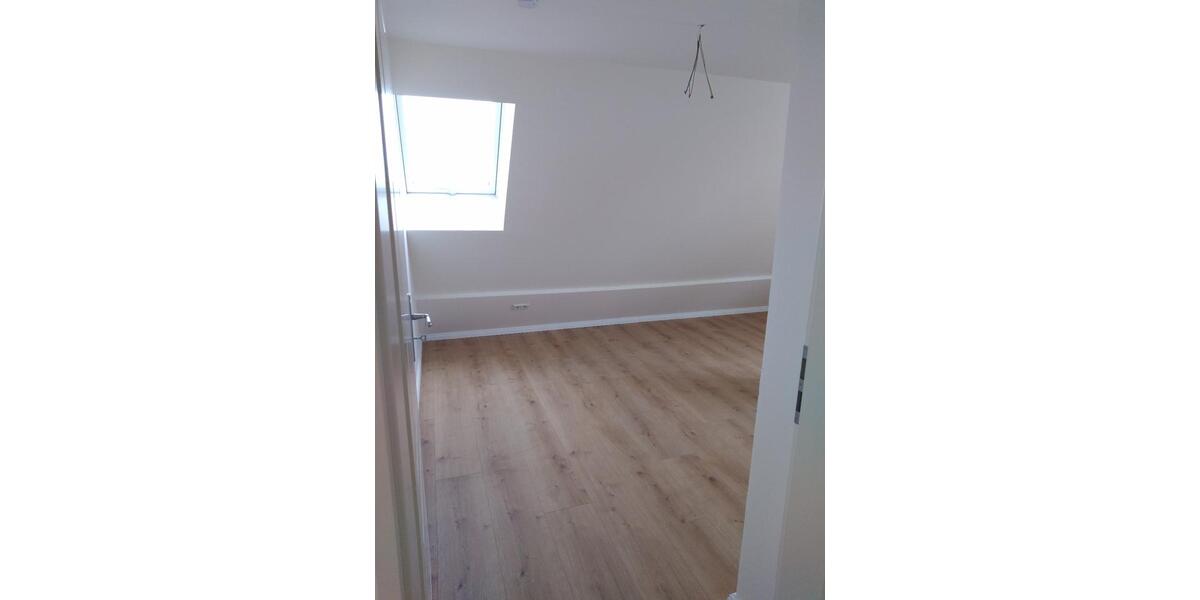 Dachgeschoßwohnung Bad Segeberg - 3 Zimmer, 74 m&sup2;, 799&euro; | Angebot:25342804