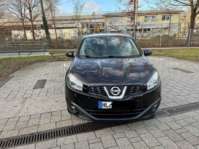 Nissan Qashqai 66.700 km 10.300 € Lübeck 23560