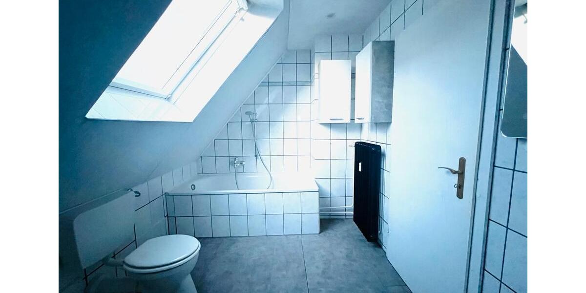 Dachgeschoßwohnung Menden (Sauerland) - 4 Zimmer, 80 m&sup2;, 179.000&euro; | Angebot:24750548