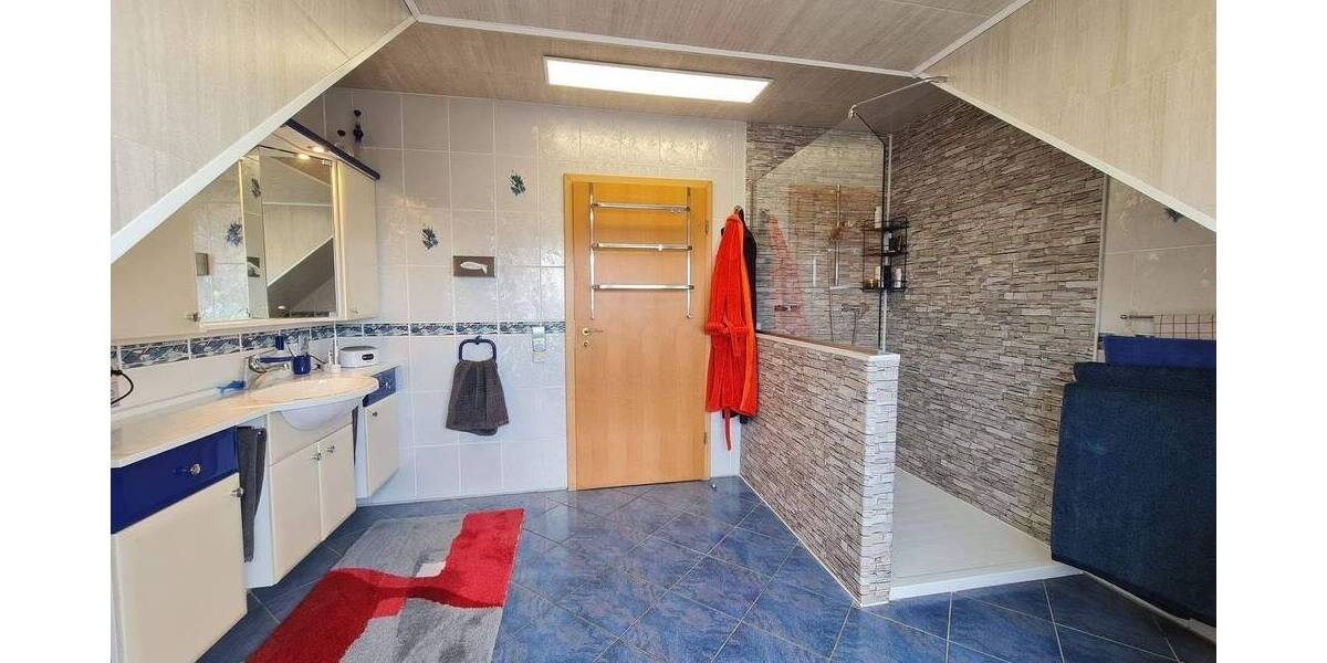 Wohlfühlanwesen mit ELW für die ganze Familie - in traumhafter, naturnaher Lage 7 zimmer