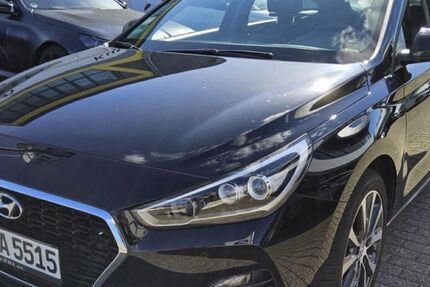 Hyundai i30 44.200 km 14.300 &euro; Köln 51067