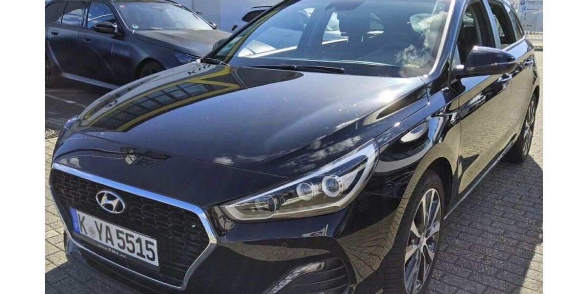 Hyundai i30 44.200 km 14.300 &euro; Köln 51067