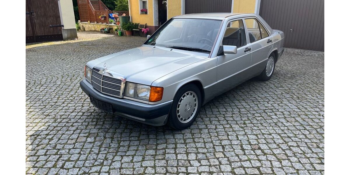 Mercedes-Benz 190 107.130 km 4.800 &euro; Hartha 04746