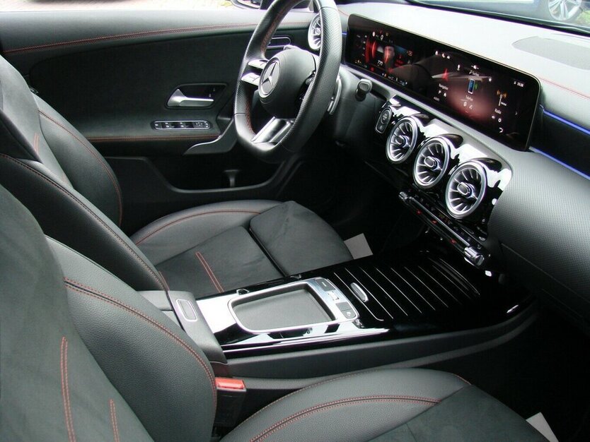 CLA 200 Shooting Brake AMG Night Mulitbeam Standhe