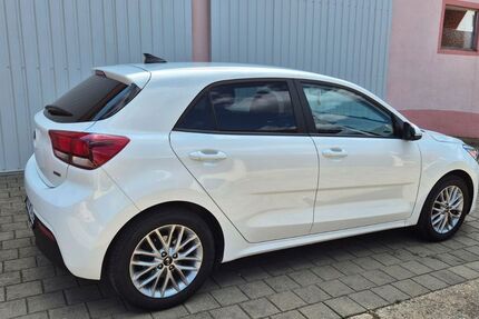 Kia Rio 87.000 km 10.490 &euro; Alesheim 91793