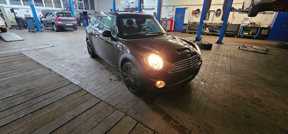 Mini Clubman 244.180 km 4.480 &euro; Mannheim 68159