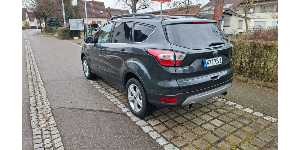 Ford Kuga 60.225 km 12.400 &euro; Waldshut-Tiengen 79761