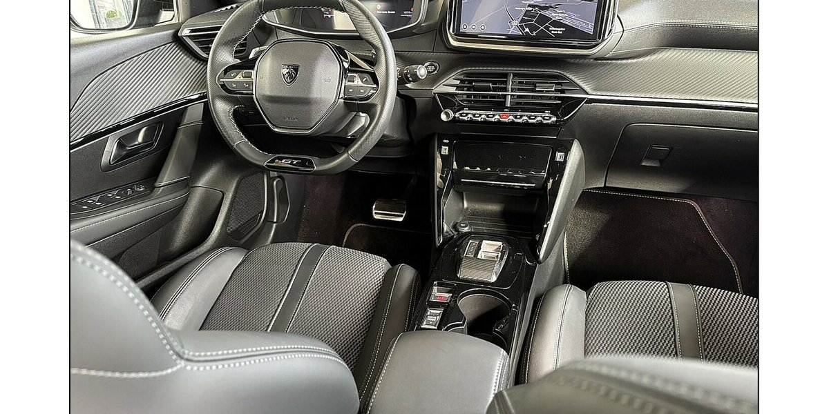 Peugeot 208 Hybrid GT Pano LED Kam Assist Keyless Temp 18.900 km 18.990 &euro; Stade 21682