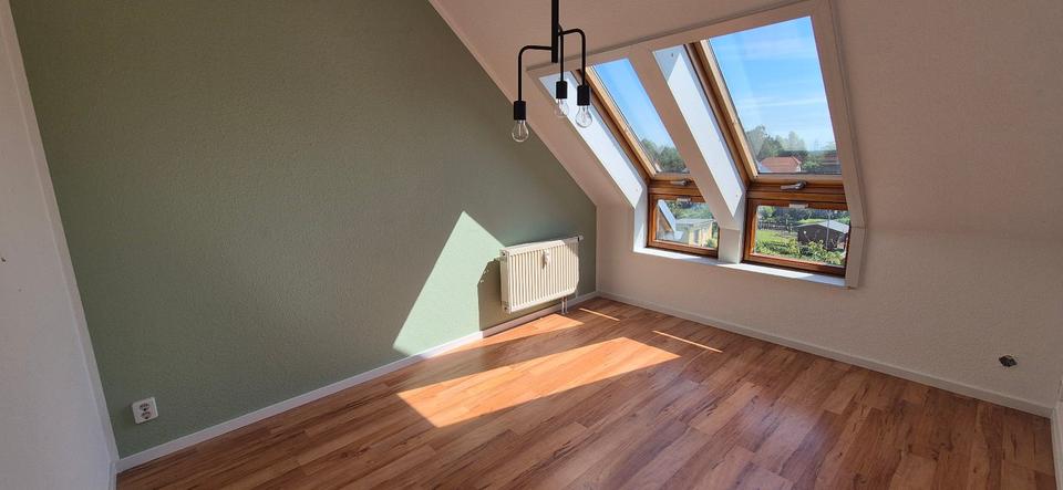 Dachgeschoßwohnung Limbach-Oberfrohna Oberfrohna - 4 Zimmer, 102 m&sup2;, 139.000&euro; | Angebot:27440816