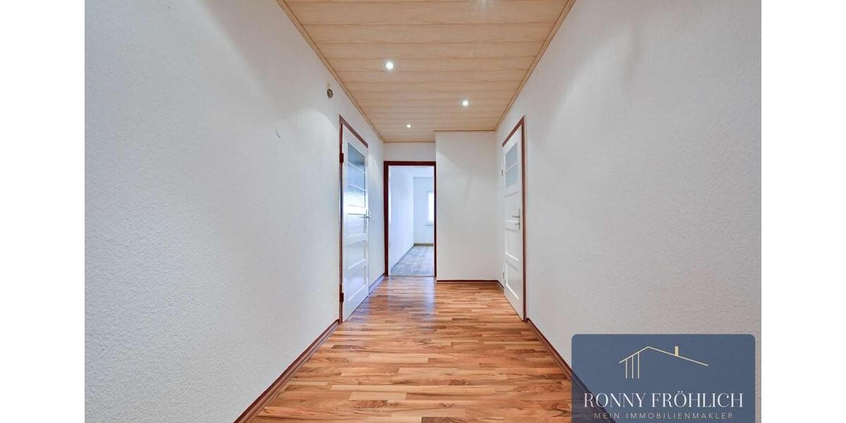 XL 5-Raum-Wohnung in Lauter-Bernsbach mit Einbauküche + Kaminofen und wirklich viel Platz zu Mieten 5 zimmer