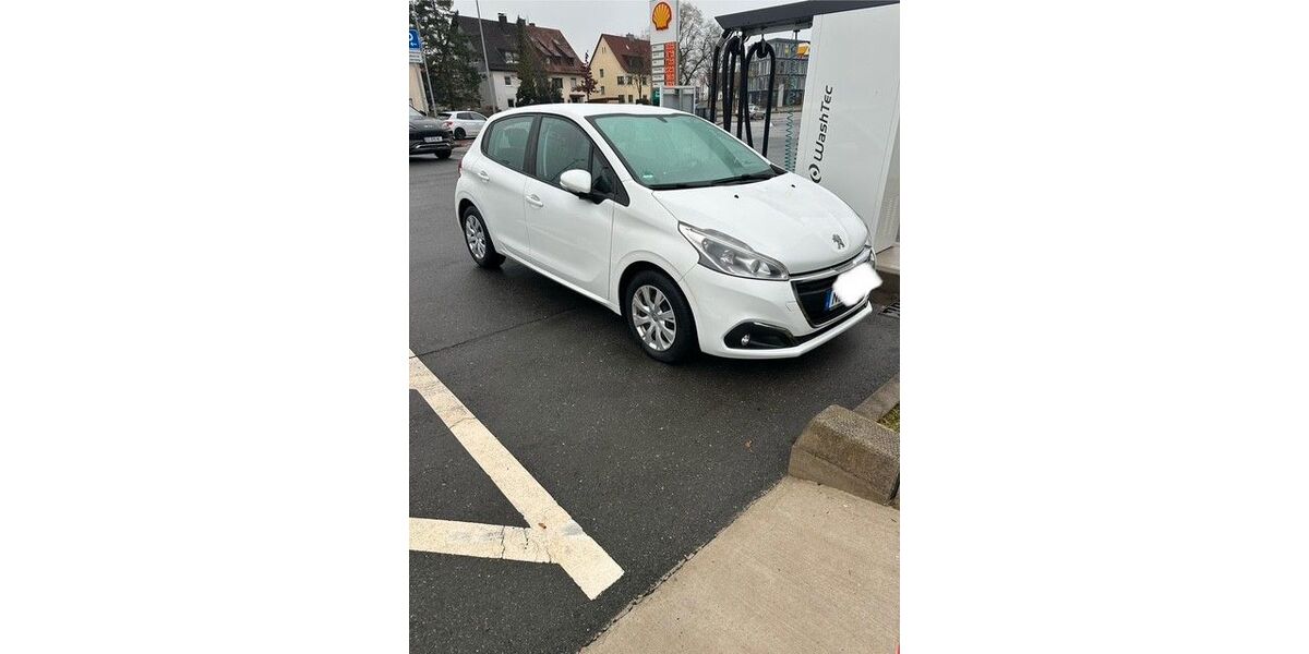 Peugeot 208 67.000 km 6.600 &euro; Nürnberg 90491