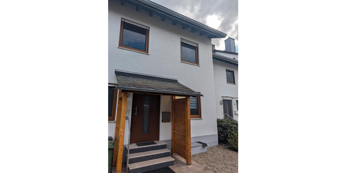 Reihenhaus Pfungstadt - 6.5 Zimmer, 155 m&sup2;, 1.590&euro; | Angebot:26035820