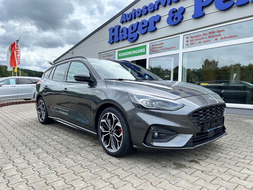Ford Focus 89.800 km 16.990 € Trieb 08239