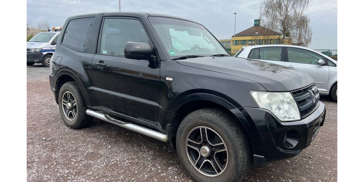 Mitsubishi Pajero 280.894 km 7.616 &euro; Oschatz 04758