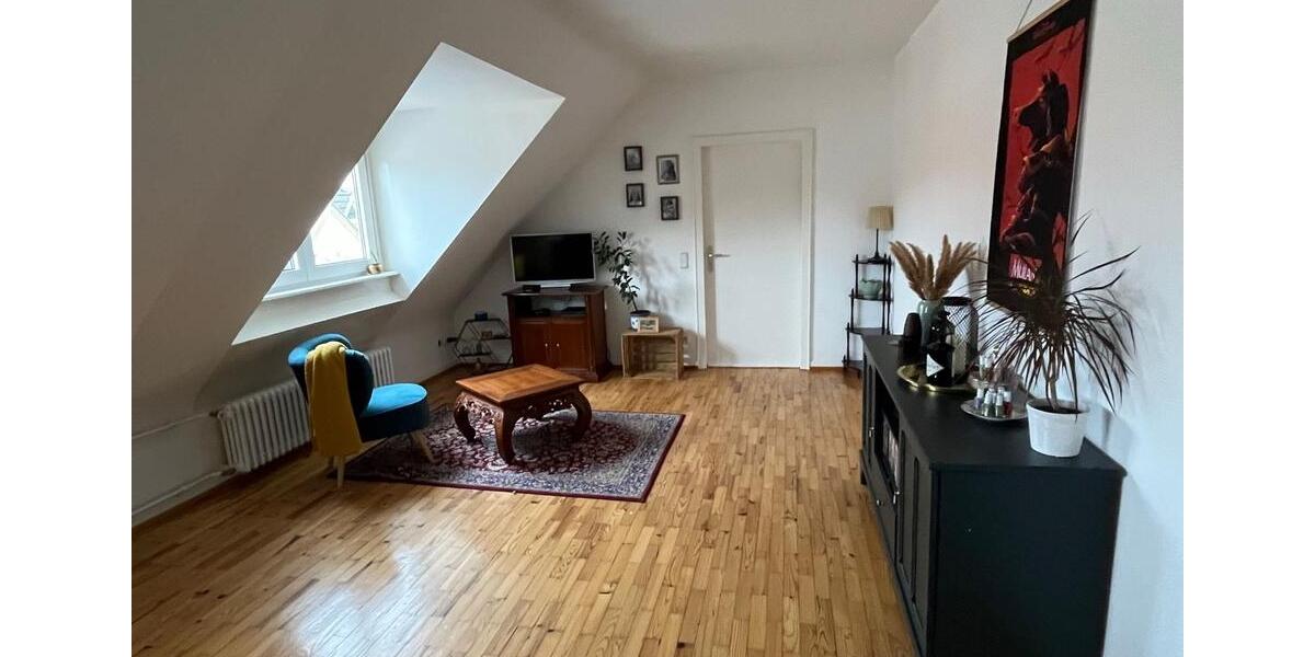 Dachgeschoßwohnung Saarbrücken - 3 Zimmer, 74 m&sup2;, 680&euro; | Angebot:26161014