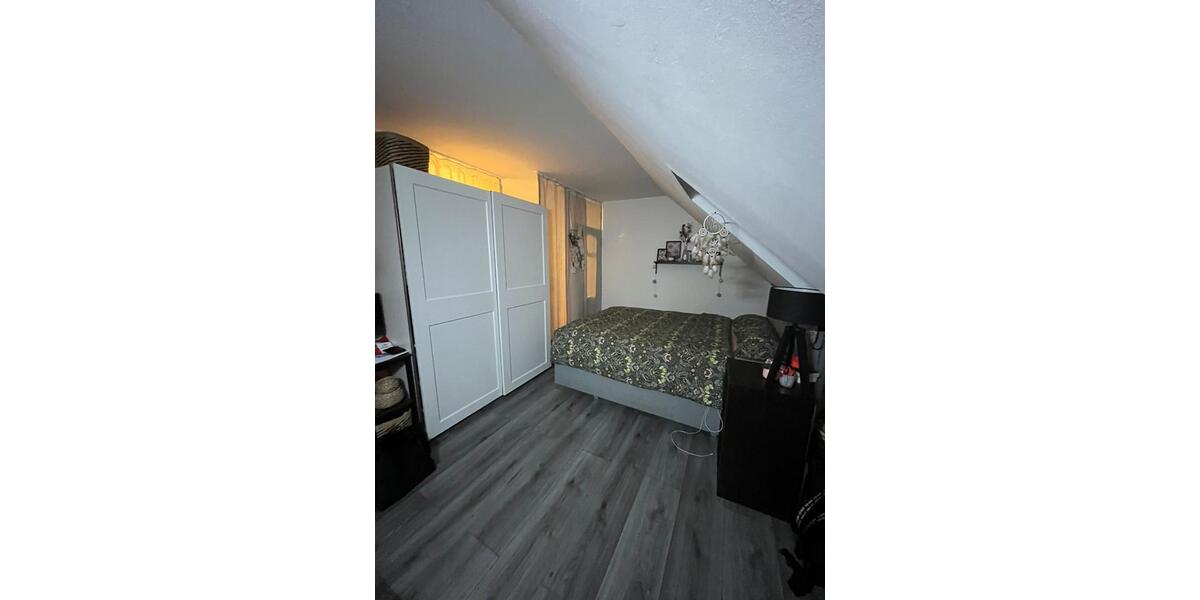 Dachgeschoßwohnung Schlangen - 4 Zimmer, 120 m&sup2;, 850&euro; | Angebot:26405964