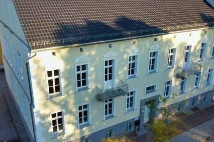 Gewerbeobjekt Schwedt Zentrum - 2 Zimmer, 850.000&euro; | Angebot:25801835