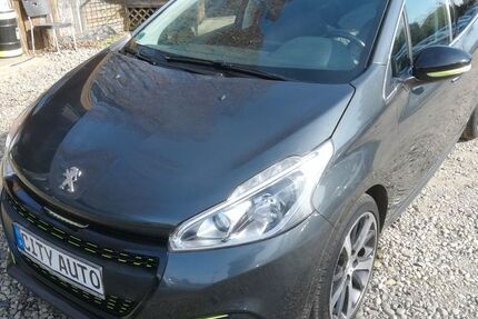 Peugeot 208 73.450 km 6.870 &euro; Berlin - Französische Buchholz 13127