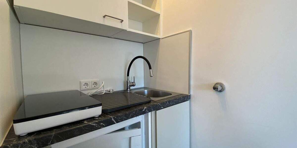 MÖBLIERTES SINGLE-APARTMENT IN RUHIGER LAGE VON REUTTI 1 zimmer