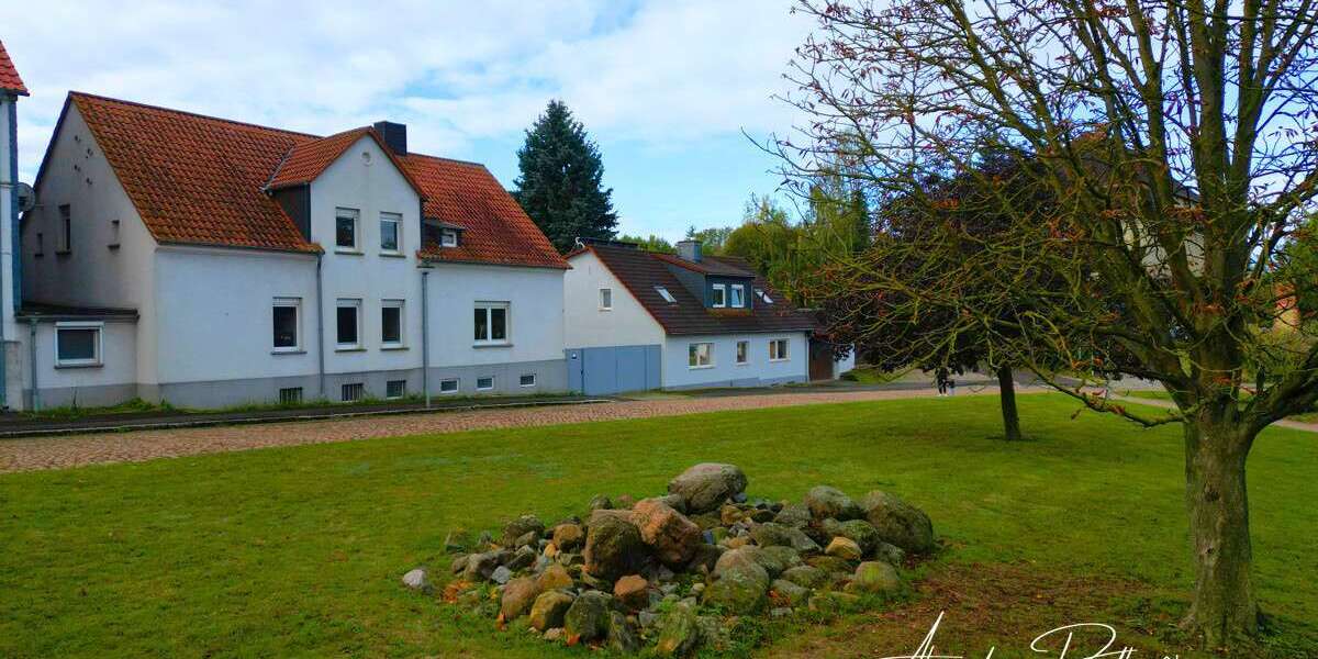 Haus zum Kaufen in Wanzleben 199.000 € 241.36 m² 11 zimmer