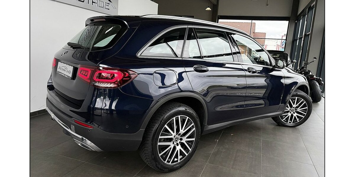 Mercedes-Benz GLC 300 d 4Matic LED Panorama TV AHK Assist. 113.000 km 30.499 &euro; Stade 21682