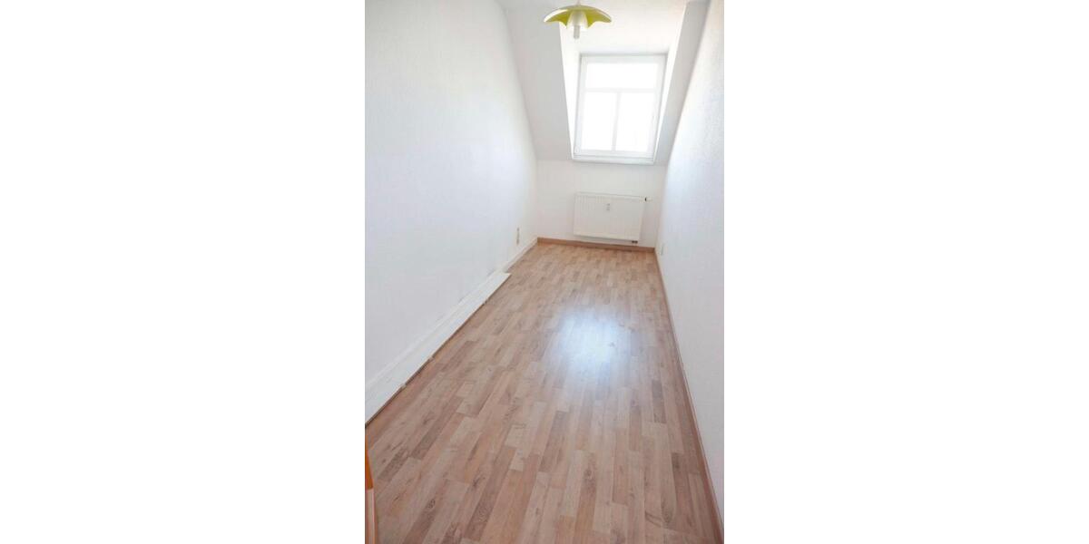 Dachgeschoßwohnung Chemnitz Kapellenberg - 4 Zimmer, 100 m&sup2;, 87.000&euro; | Angebot:27029015