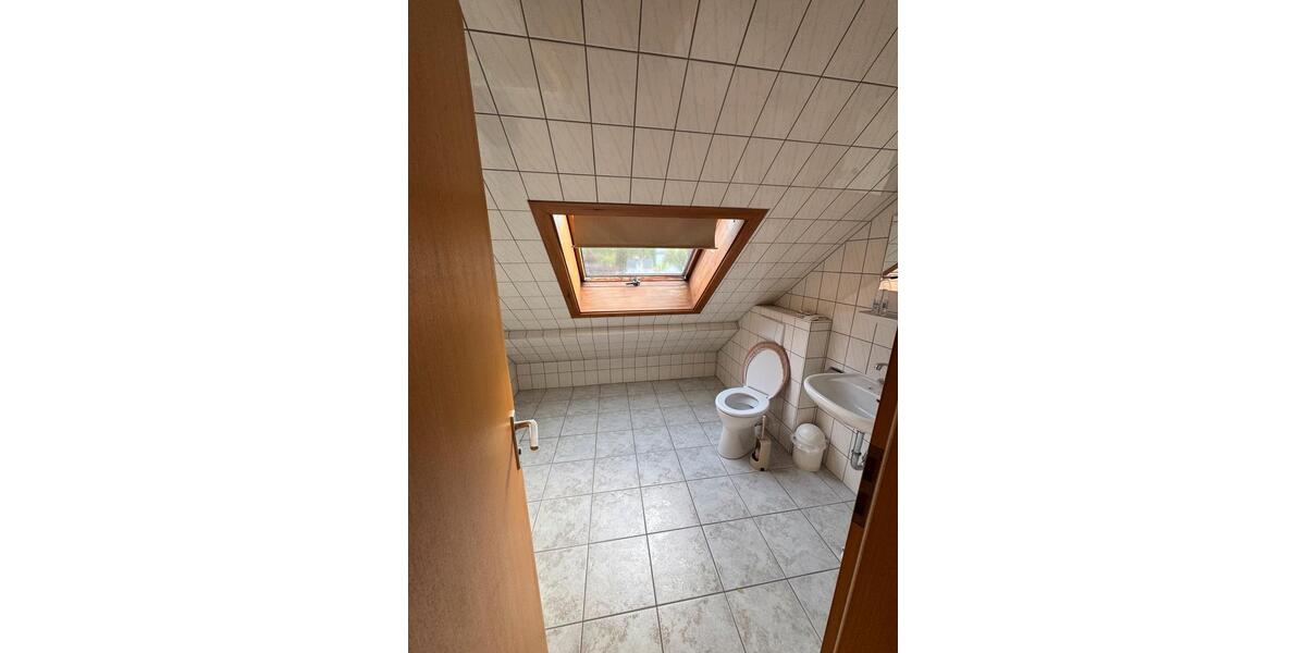 Dachgeschoßwohnung Kreuztal - 3 Zimmer, 65 m&sup2;, 750&euro; | Angebot:26536657