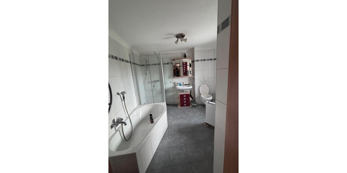 Doppelhaushälfte Freisen - 4 Zimmer, 146 m&sup2;, 180.000&euro; | Angebot:27117409