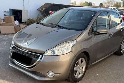 Peugeot 208 99.000 km 4.999 &euro; Worms 67547