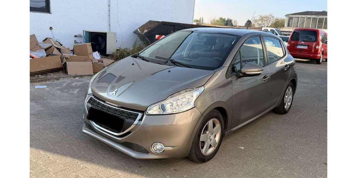 Peugeot 208 99.000 km 4.999 &euro; Worms 67547