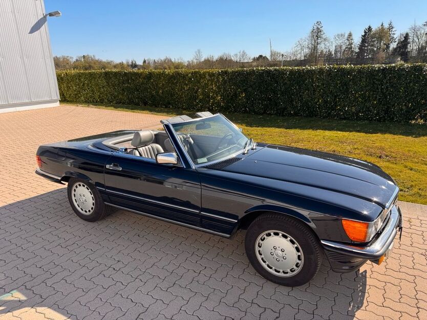 Mercedes-Benz SL 560 106.057 km 39.500 € Blender 27337