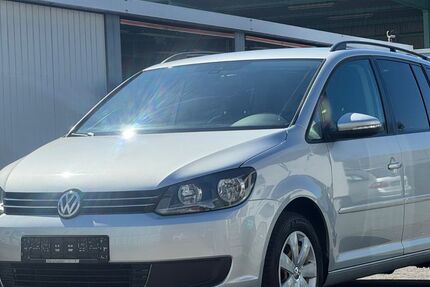 VW Touran 175.970 km 5.999 &euro; Offenbach am Main 63075