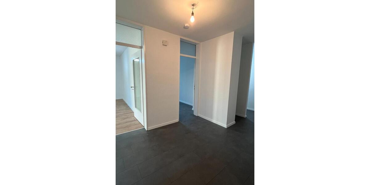 Etagenwohnung Wiesbaden Biebrich - 5 Zimmer, 104 m&sup2;, 1.800&euro; | Angebot:26533073