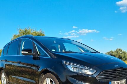 Ford S-Max 170.500 km 10.900 &euro; Paderborn 33102