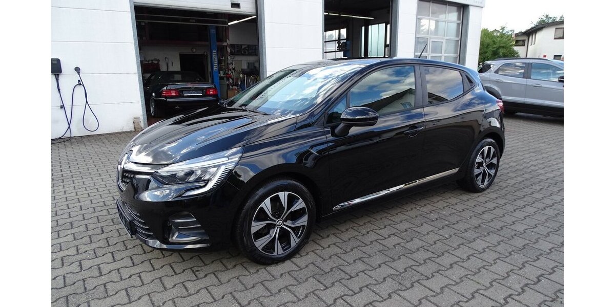 Renault Clio 1,0l Evolution Navi Rückfahrkamera, Einparkhi 31.015 km 12.990 € Rodgau 63110