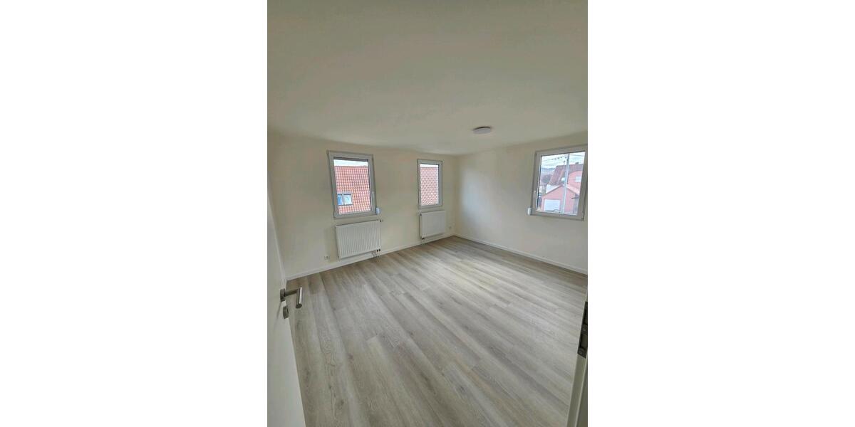 Etagenwohnung Reutlingen - 4 Zimmer, 85 m&sup2;, 1.200&euro; | Angebot:25446936