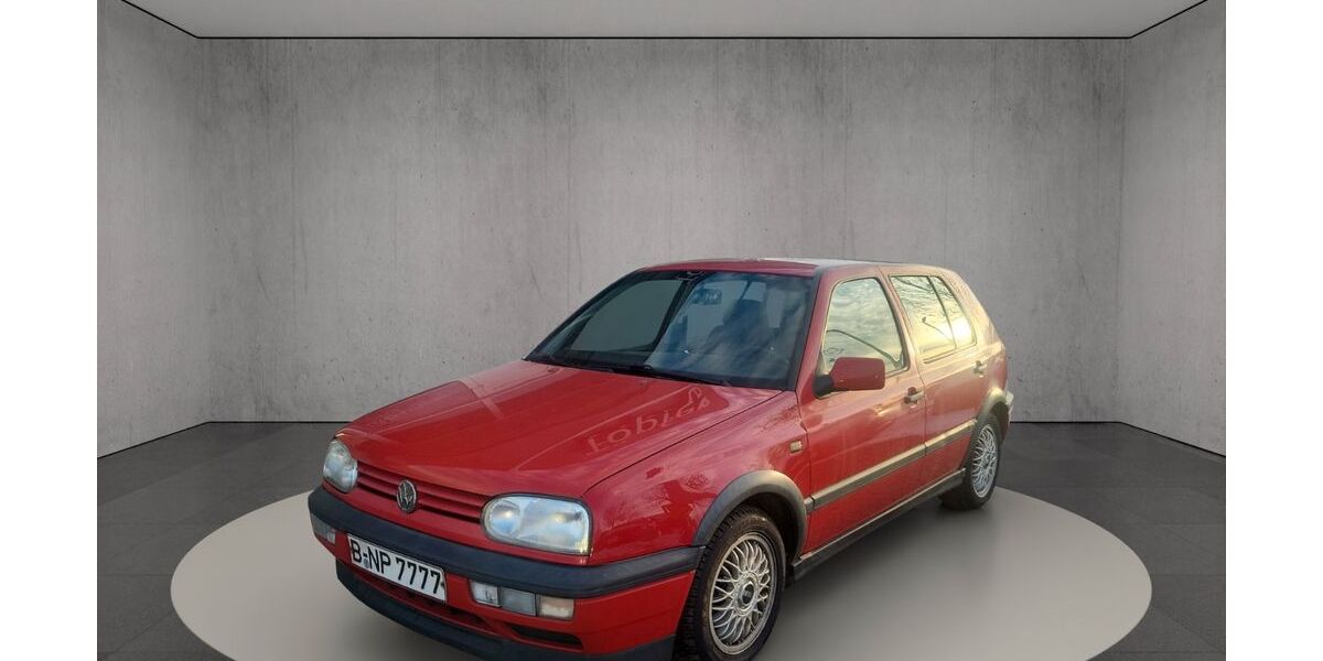 VW Golf 163.000 km 9.950 &euro; Luckau 15926