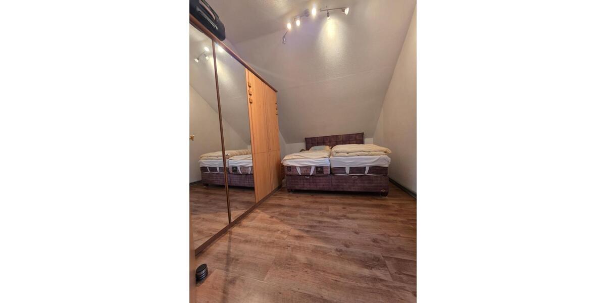 Reihenhaus Essen Stadtbezirk V - 3 Zimmer, 67 m&sup2;, 1.000&euro; | Angebot:25048637