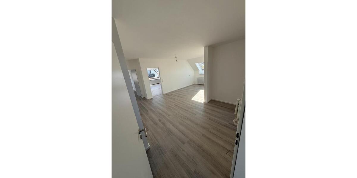 Dachgeschoßwohnung Endingen am Kaiserstuhl - 3 Zimmer, 90 m&sup2;, 1.550&euro; | Angebot:26226392