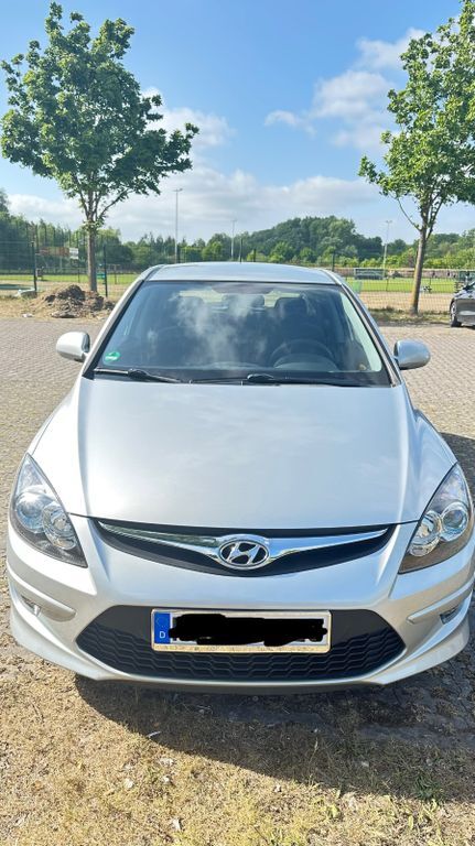 i30