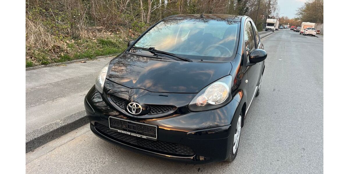 Toyota Aygo (X) 213.000 km 1.950 &euro; Dortmund 44309